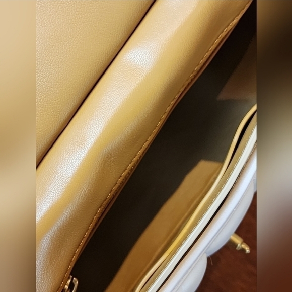 Timeless Coach Willis Limited Edition Handbag - Picture 8 of 16